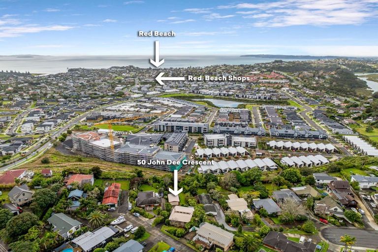 Photo of property in 50 John Dee Crescent, Red Beach, 0932