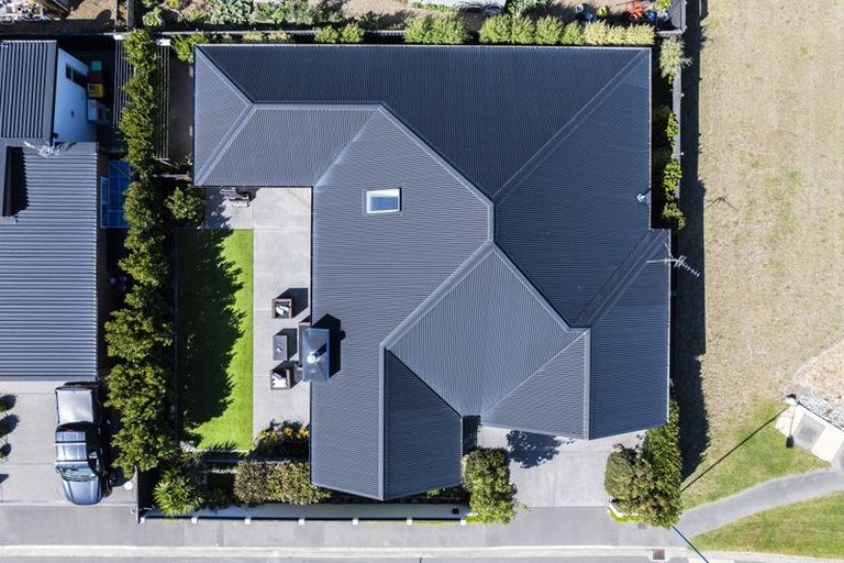 Photo of property in 86 Aston Drive, Waimairi Beach, Christchurch, 8083