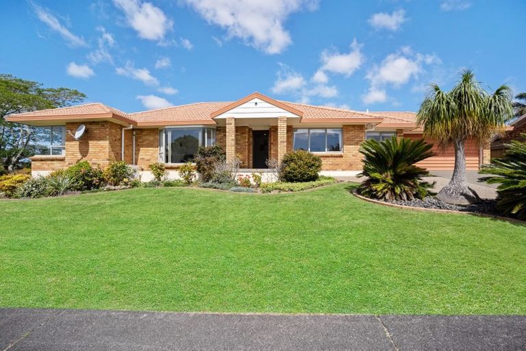 Photo of property in 109 Rushgreen Avenue, Pahurehure, Papakura, 2113
