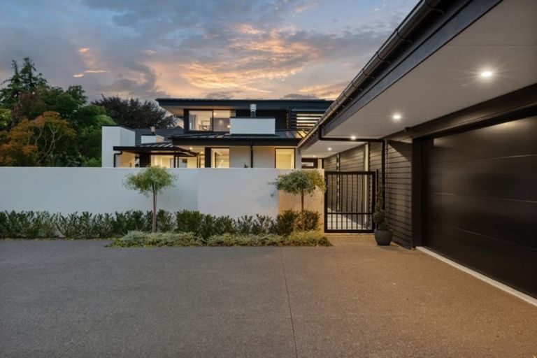 Photo of property in 64 Clyde Road, Ilam, Christchurch, 8041