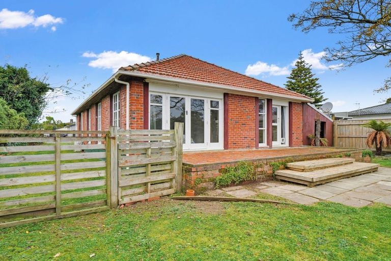 Photo of property in 59 Weston Avenue, Roslyn, Palmerston North, 4414