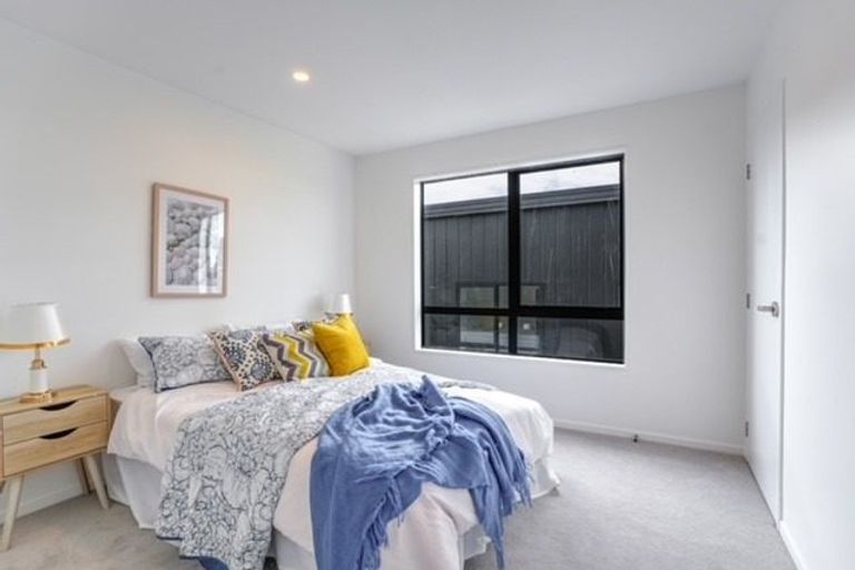 Photo of property in 4b Unsworth Drive, Unsworth Heights, Auckland, 0632