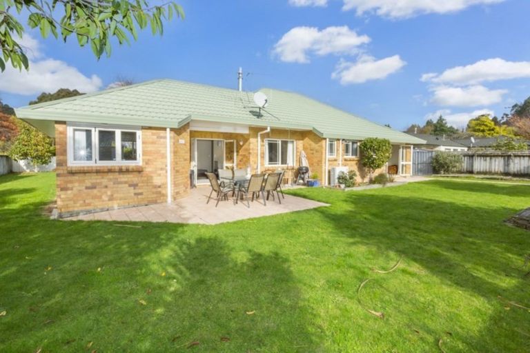 Photo of property in 4 Emerald Hill Drive, Birchville, Upper Hutt, 5018
