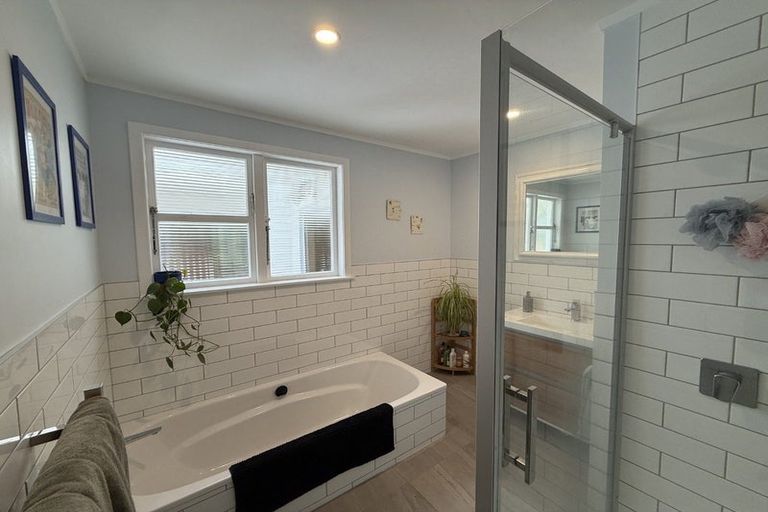 Photo of property in 3 Huntleigh Park Way, Ngaio, Wellington, 6035