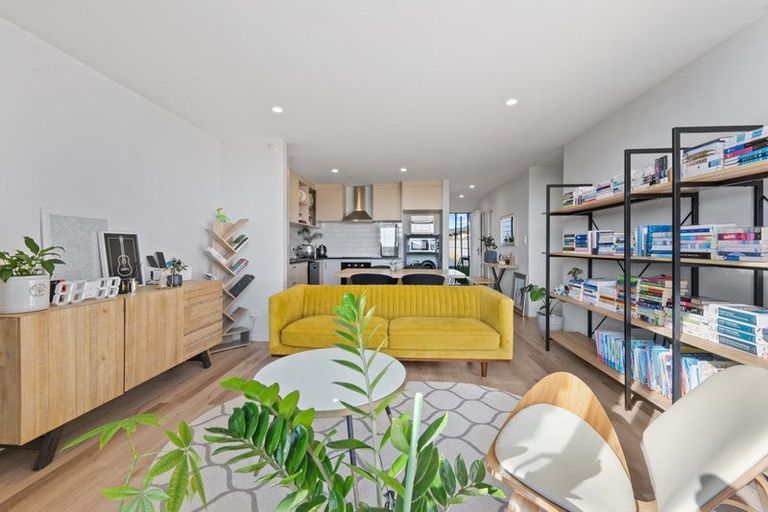 Photo of property in 27 Tuuhura Road, Pukekohe, 2120