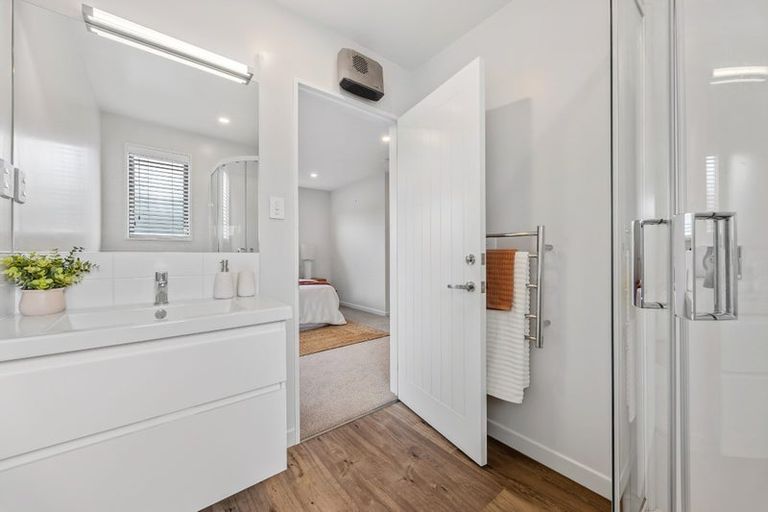 Photo of property in 2 Lussa Close, Broomfield, Christchurch, 8042