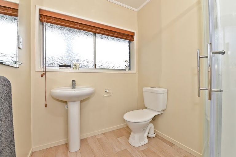 Photo of property in 1 Burwood Place, Silverdale, Hamilton, 3216
