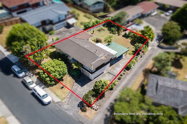 Photo of property in 35 Spence Road, Henderson, Auckland, 0612