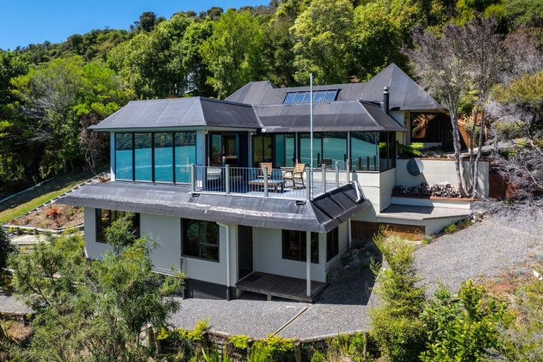 Photo of property in 606 Moetapu Bay Road, Moetapu Bay, Picton, 7282