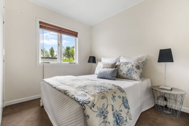 Photo of property in 1/7 Woodside Road, Massey, Auckland, 0614