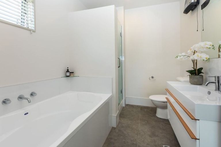 Photo of property in Braemar Apartments, 6/2 Cranmer Square, Christchurch Central, Christchurch, 8013