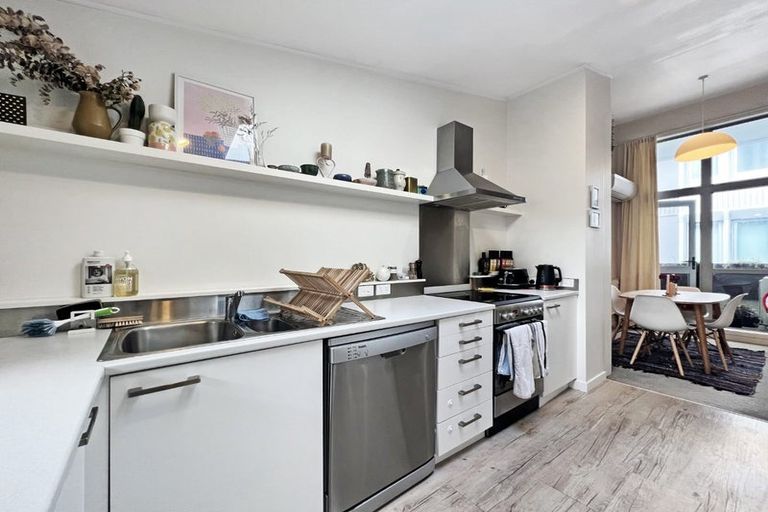 Photo of property in Dixonlane Apartments, 9/7 Feltex Lane, Te Aro, Wellington, 6011