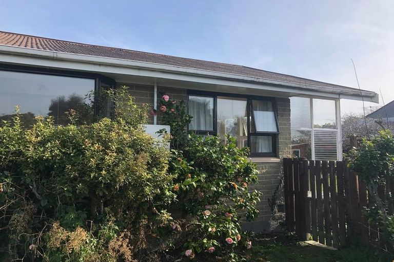 Photo of property in 1 Clonbern Place, Upper Riccarton, Christchurch, 8041