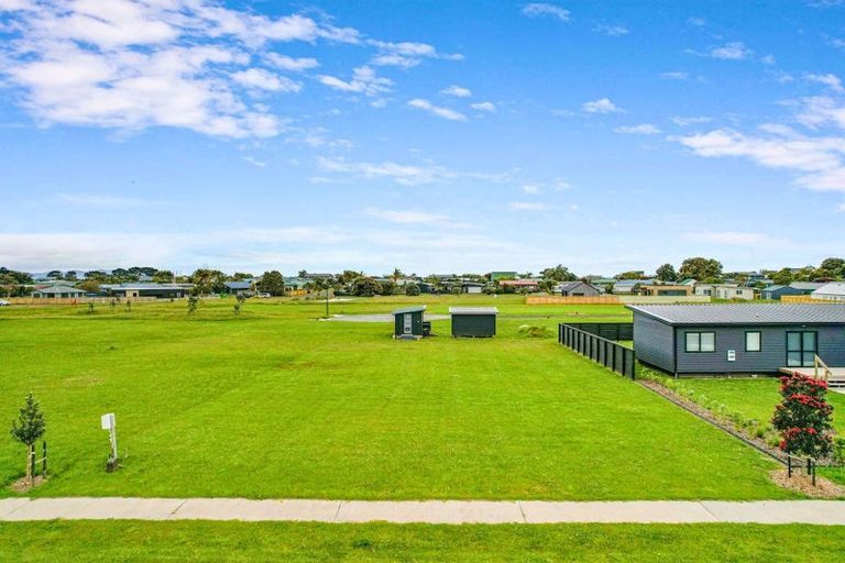 Photo of property in 12 Motutere Drive, Matarangi, 3592