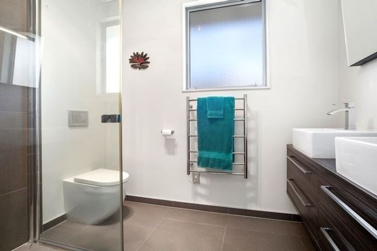 Photo of property in 105 Bing Lucas Drive, Tawa, Wellington, 5028