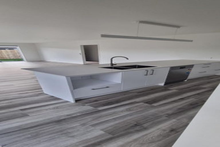 Photo of property in 8 Monterey Rise, Te Kamo, 0112