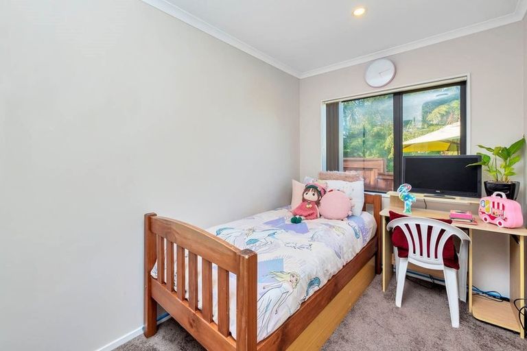 Photo of property in 23f Kamara Road, Glen Eden, Auckland, 0602