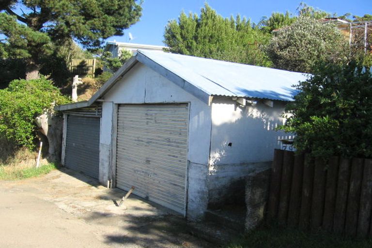 Photo of property in 79 Bassett Road, Johnsonville, Wellington, 6037