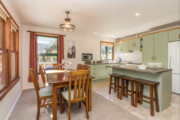 Photo of property in 24 Cornwall Street, Arrowtown, 9302