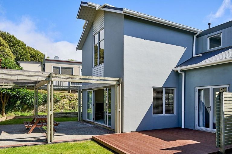 Photo of property in 53 Waverton Terrace, Churton Park, Wellington, 6037