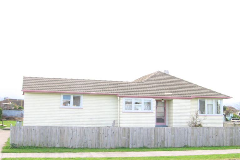 Photo of property in 15 Dockery Avenue, Onekawa, Napier, 4110