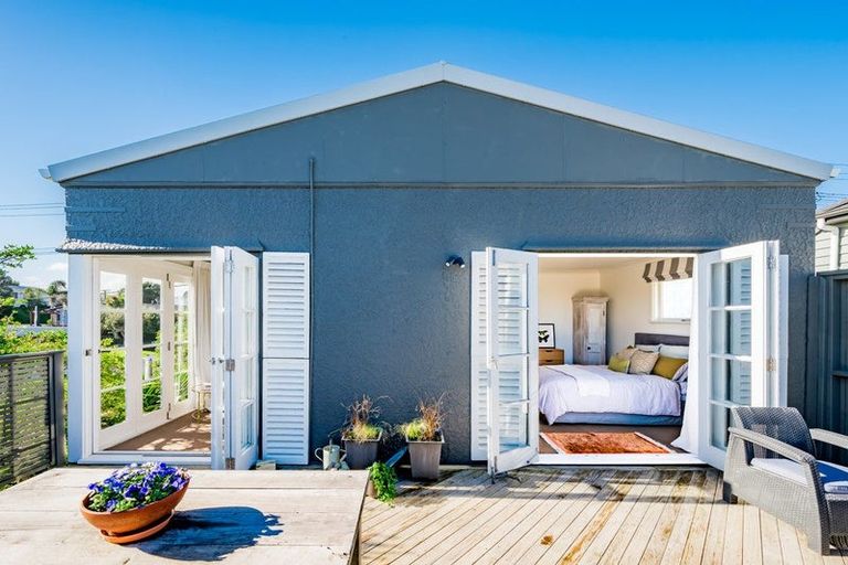 Photo of property in 118 Seaview Road, Paraparaumu Beach, Paraparaumu, 5032