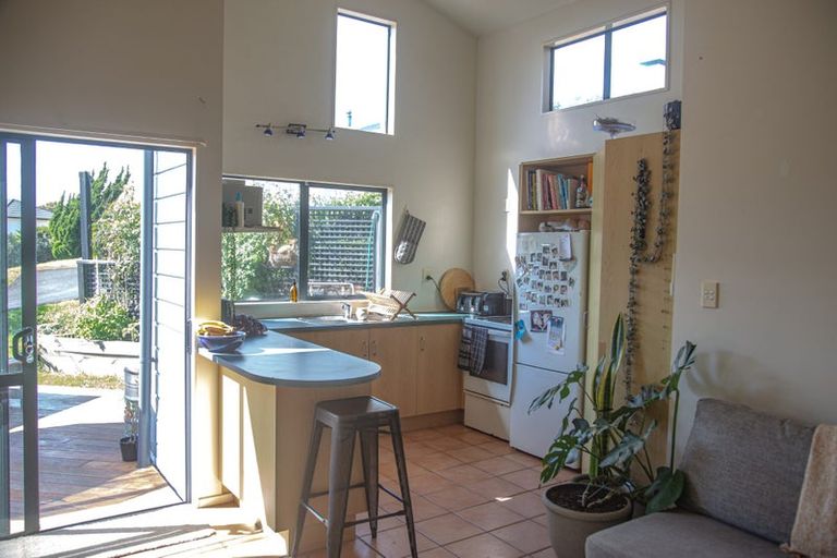 Photo of property in 35 Esther Place, Red Beach, 0932