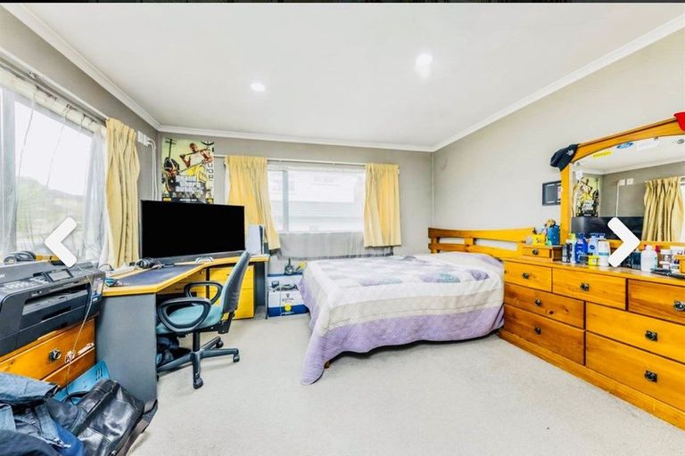 Photo of property in 1 Seresin Crescent, Flat Bush, Auckland, 2016