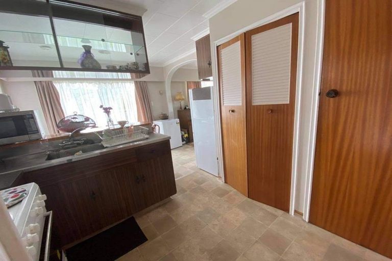 Photo of property in 2 Chartwell Drive, Eltham, 4322