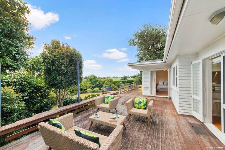 Photo of property in 68 Matipo Road, Te Atatu Peninsula, Auckland, 0610