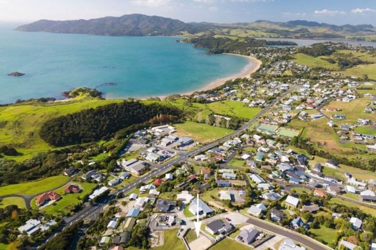 Photo of property in 21 Nancy Wake Place, Cable Bay, 0420