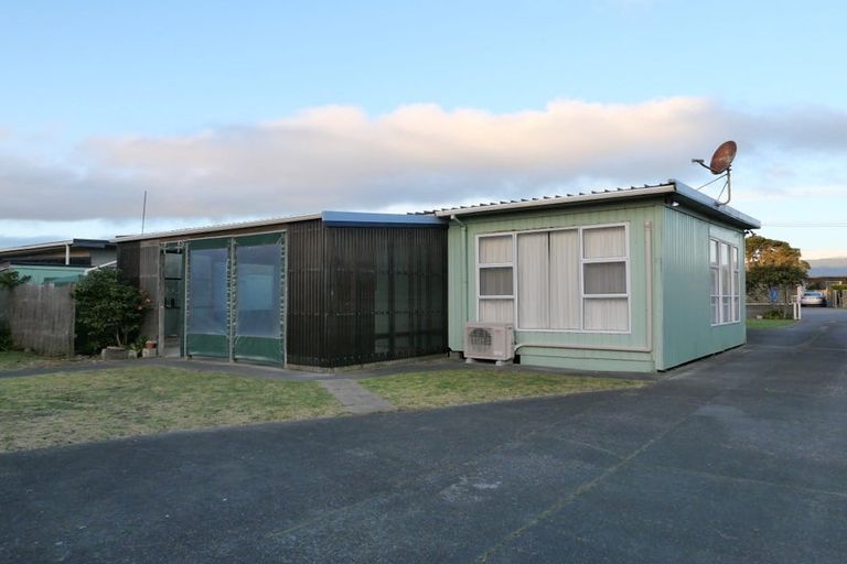 Photo of property in 27 Moana Street, Otaki Beach, Otaki, 5512