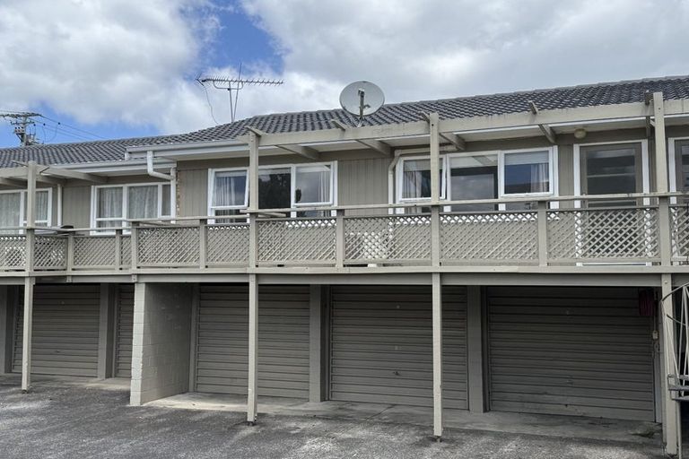 Photo of property in 170c Queen Street, Northcote Point, Auckland, 0627