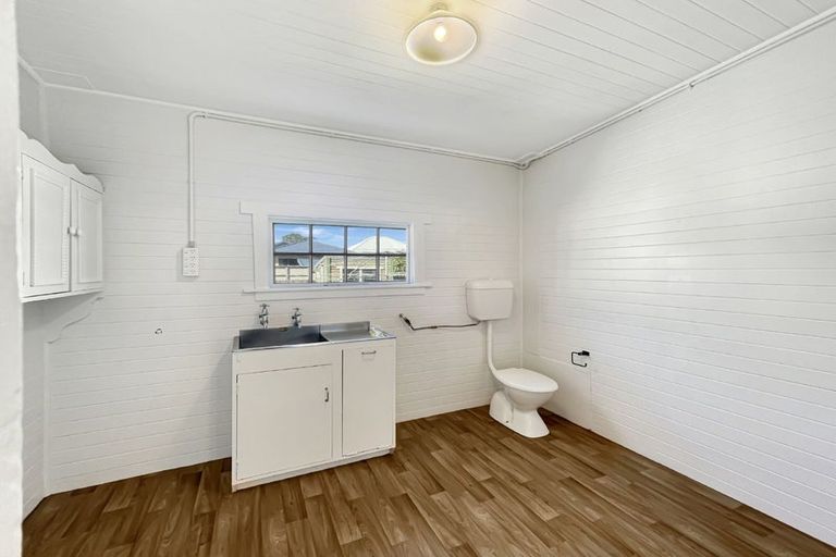 Photo of property in 23 Bulkeley Terrace, New Plymouth, 4310