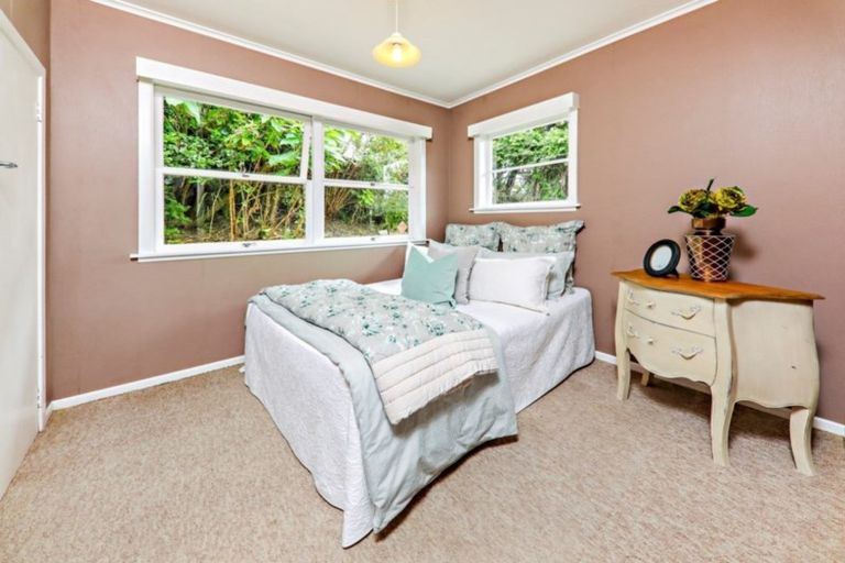 Photo of property in 42 Gordon Avenue, Milford, Auckland, 0620