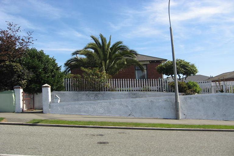 Photo of property in 60 Avenue Road, West End, Timaru, 7910