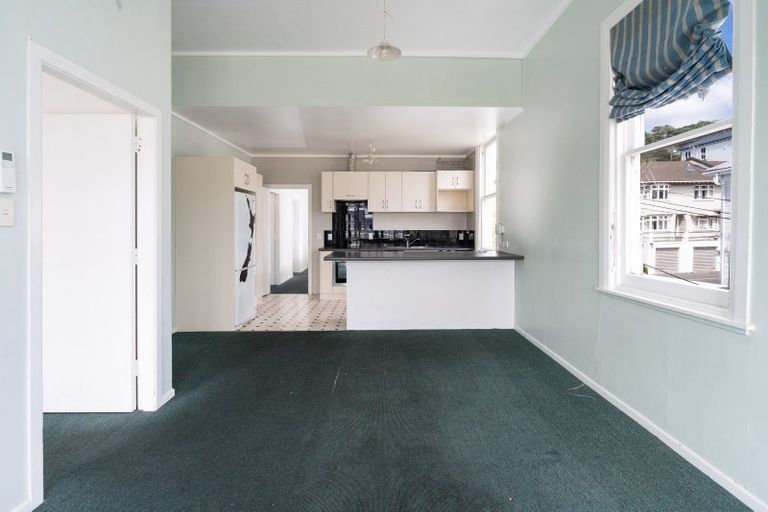 Photo of property in 16 Austin Street, Mount Victoria, Wellington, 6011