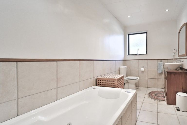 Photo of property in 1217 Louie Street, Parkvale, Hastings, 4122