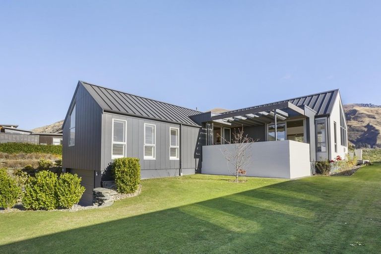 Photo of property in 5 Ruby Ridge, Wanaka, 9305