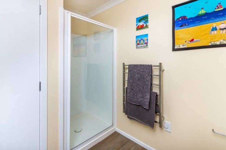 Photo of property in 2/17 Rainbow Drive, Rainbow Point, Taupo, 3330