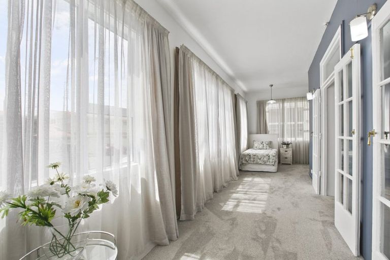 Photo of property in Devonport Apartments, 22/127 Saint Aubyn Street, New Plymouth, 4310