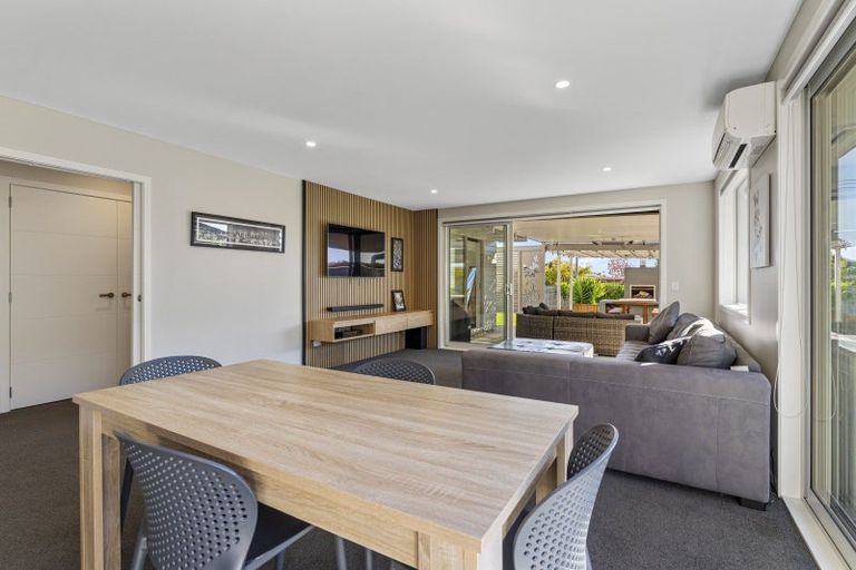 Photo of property in 5 Mahia Lane, Waikanae, 5036
