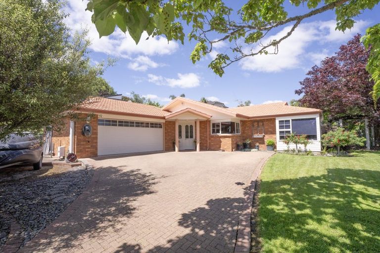 Photo of property in 35 Cromwell Drive, Fitzroy, Hamilton, 3206