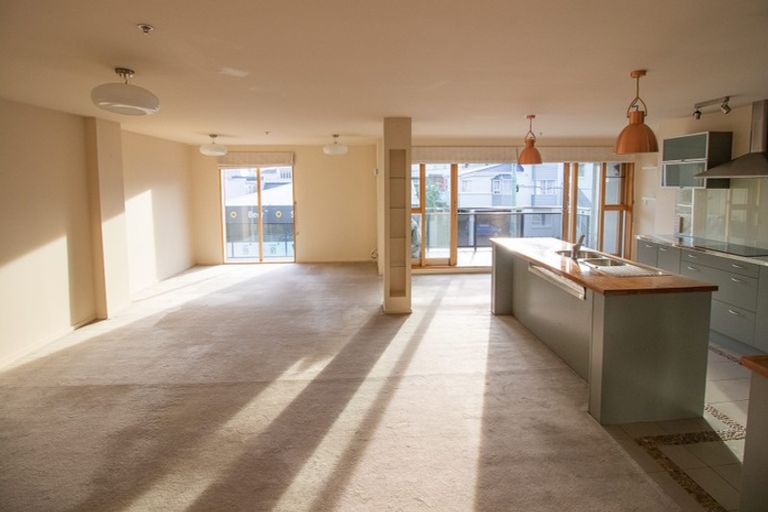 Photo of property in Elizabeth Street Chapel, 5/6 Elizabeth Street, Mount Victoria, Wellington, 6011