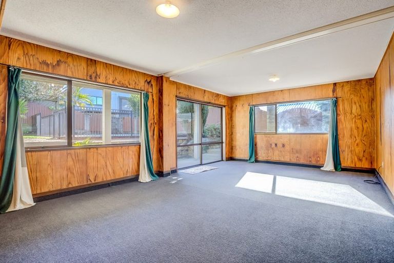 Photo of property in 21 Madill Road, St Andrews, Hamilton, 3200