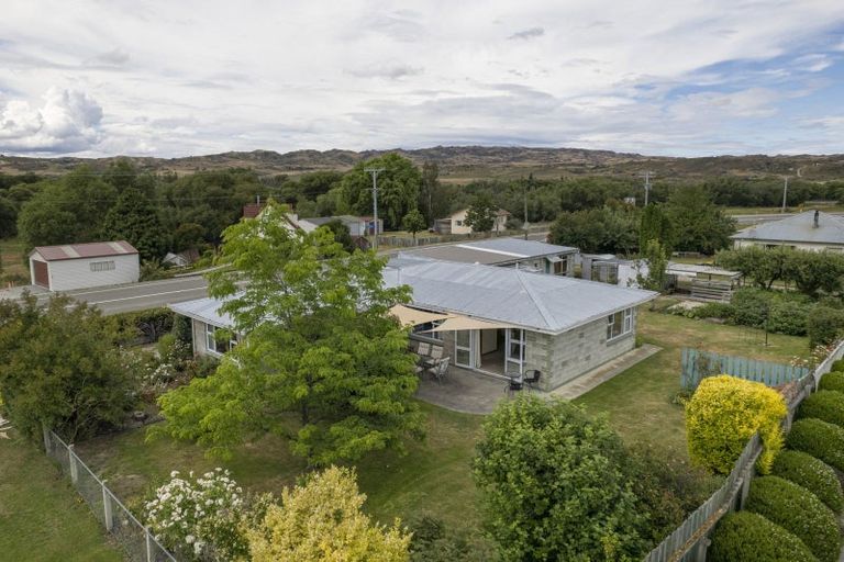Photo of property in 1 Wilton Street, Omakau, 9376