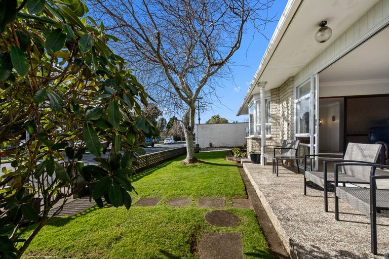 Photo of property in 2a Kauri Street, Merrilands, New Plymouth, 4312