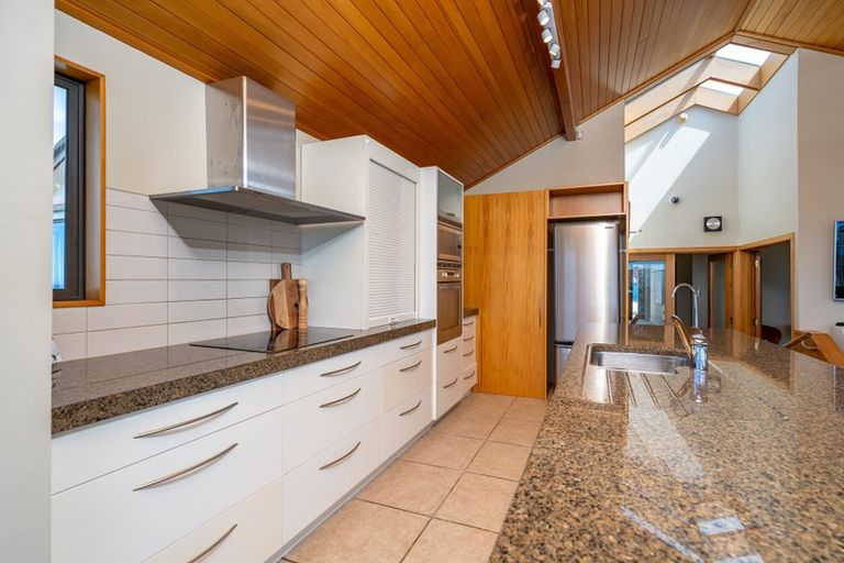 Photo of property in 95 Easther Crescent, Kew, Dunedin, 9012