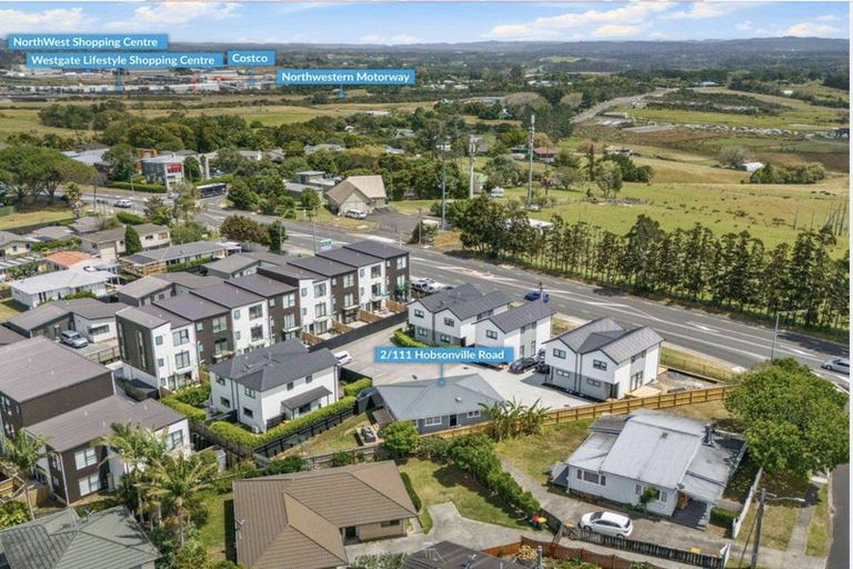 Photo of property in 2/111 Hobsonville Road, West Harbour, Auckland, 0618