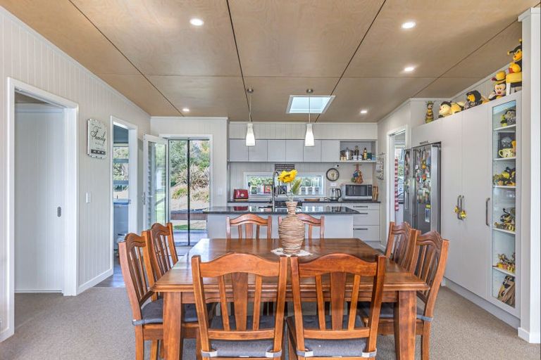 Photo of property in 3 Takapu Road, Manakau, Levin, 5573